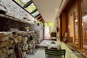 Überdachte Terrasse im OG von der Küche zugänglich